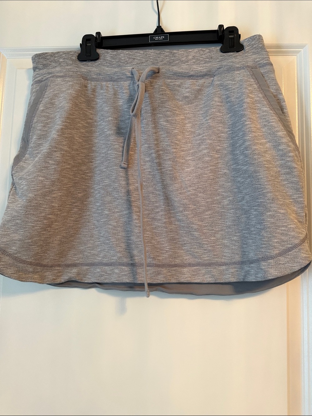 Athleta women’s Athleisure Drawstring Skort in Heather Gray
